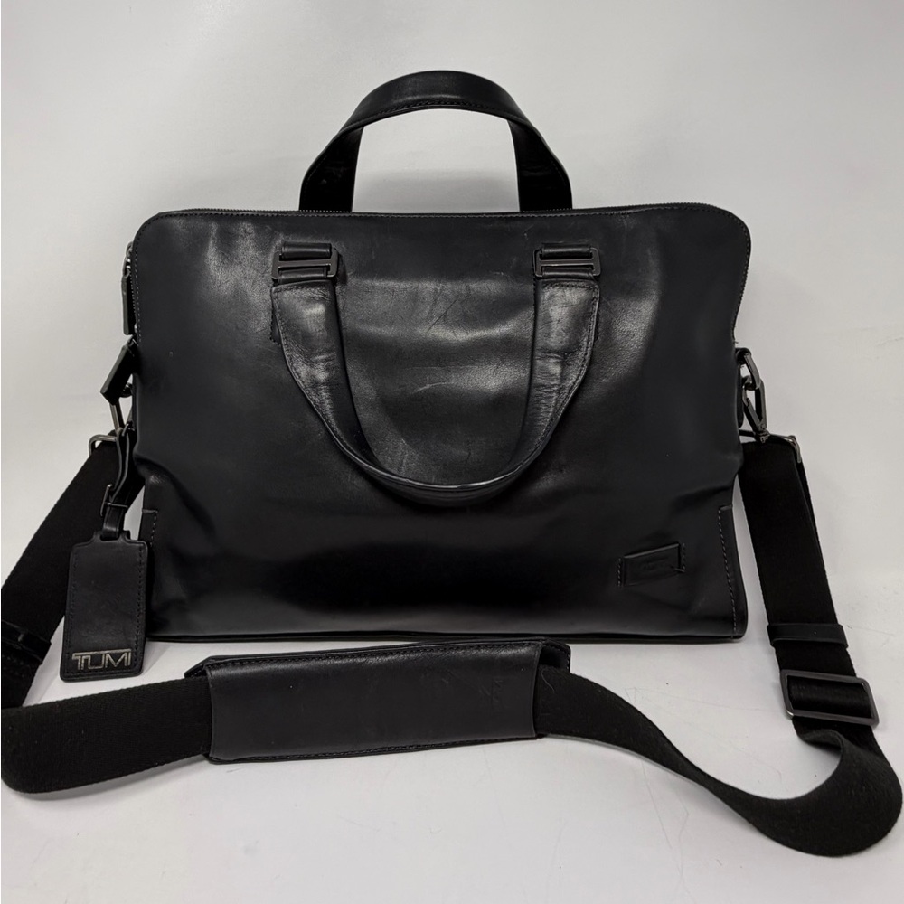 TUMI Harrison Seneca Briefcase Smooth Black Leather Slim Laptop Bag Sleek 15”